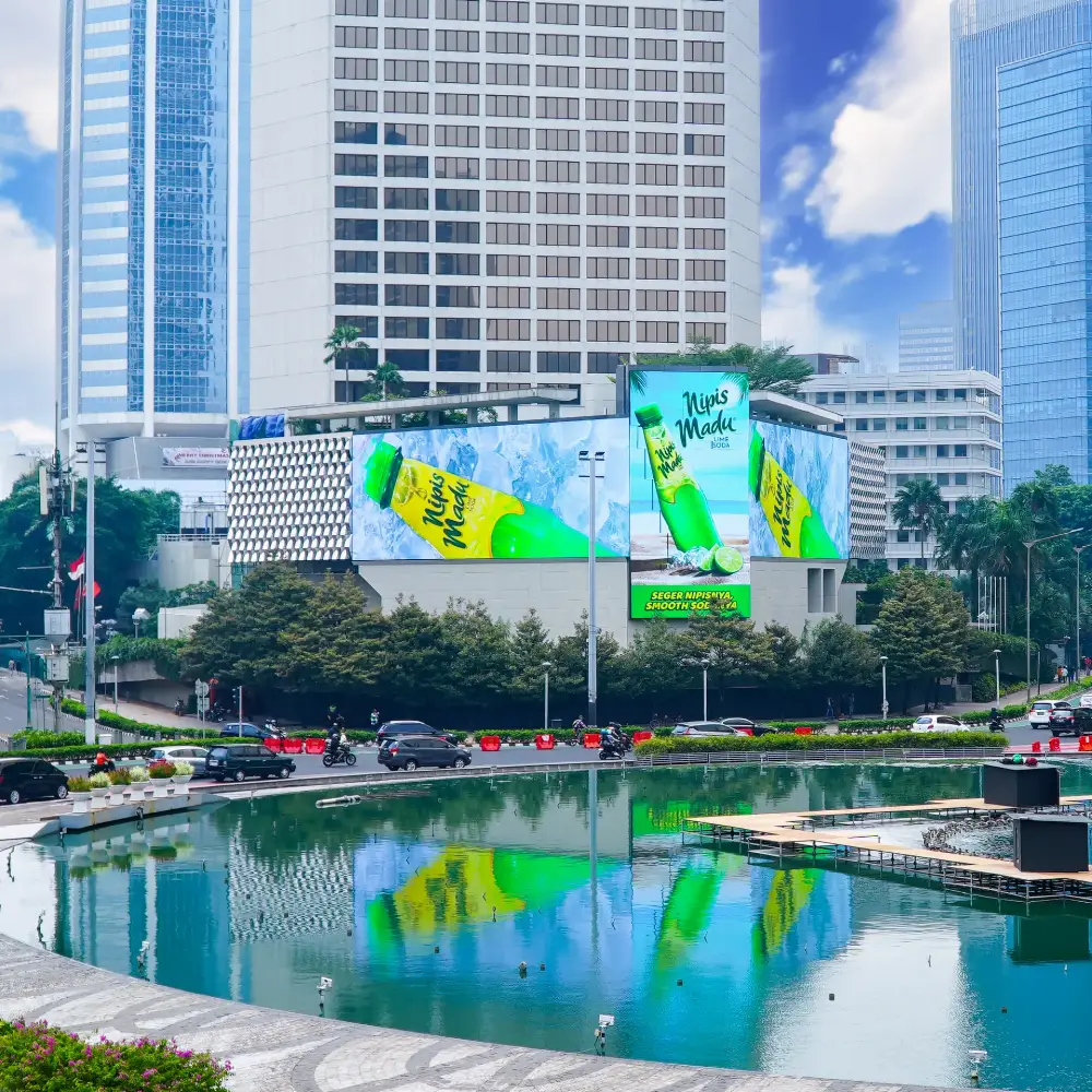 8infiniooh DOOH LED videotron at Mandarin Oriental, Jakarta