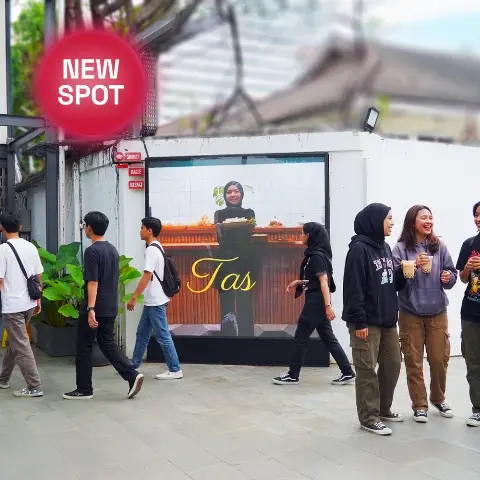 LED M Bloc Mural, Jakarta – 8infiniooh